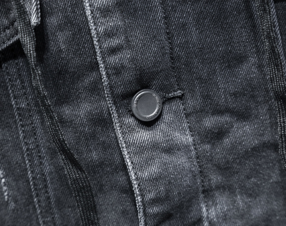 Jaqueta jeans grossa de inverno com algodão e veludo, ideal para o frio. Conforto e aquecimento garantidos para enfrentar o inverno com estilo. — foto 5