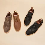 İlkbahar ve Yaz için Hakiki Deri Süet Brogue Erkek İş Ayakkabısı. Resmi, şık ve konforlu. Klasik brogue tasarımıyla tarzınızı tamamlayın. — Fotoğraf 1