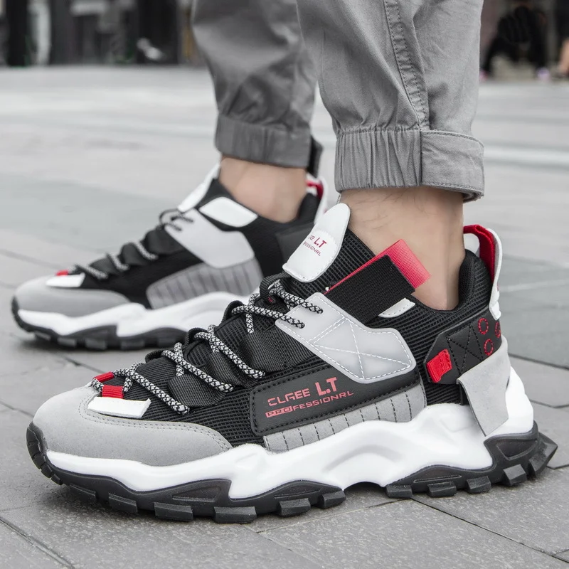Ademende heren sportschoenen en casual schoenen — foto 3