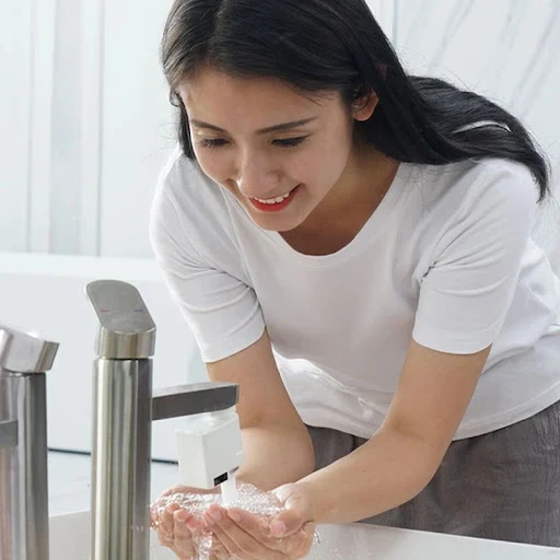 Title 2, Induction water-saving device for kitchen and b...