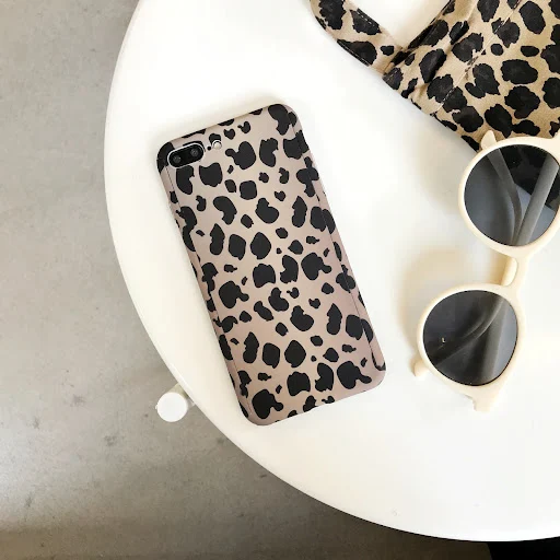 Title 2, Capa de celular com estampa de leopardo