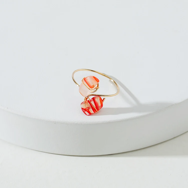 Anel ajustável feminino Huaze, com fio de cobre enrolado e cascalho. Design elegante e versátil para complementar seu estilo único. — foto 9