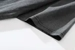 Camiseta masculina de manga curta com estampa de personagem gótico, ideal para um visual estiloso, confortável e cheio de personalidade. — foto 5
