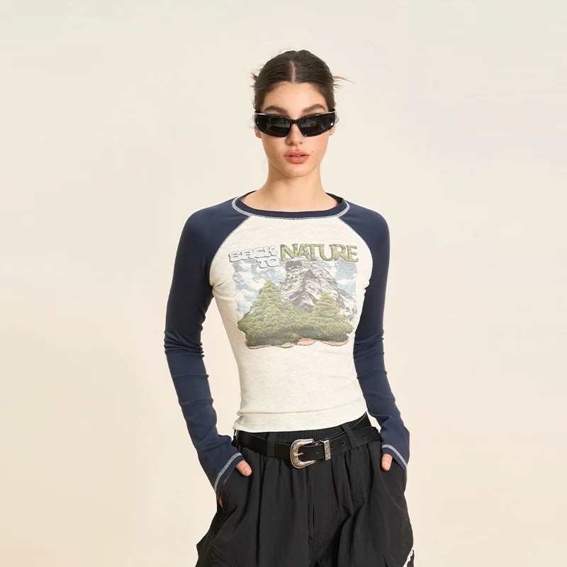 Title 3, Back To Snow Mountain slim-fit T-shirt met lang...