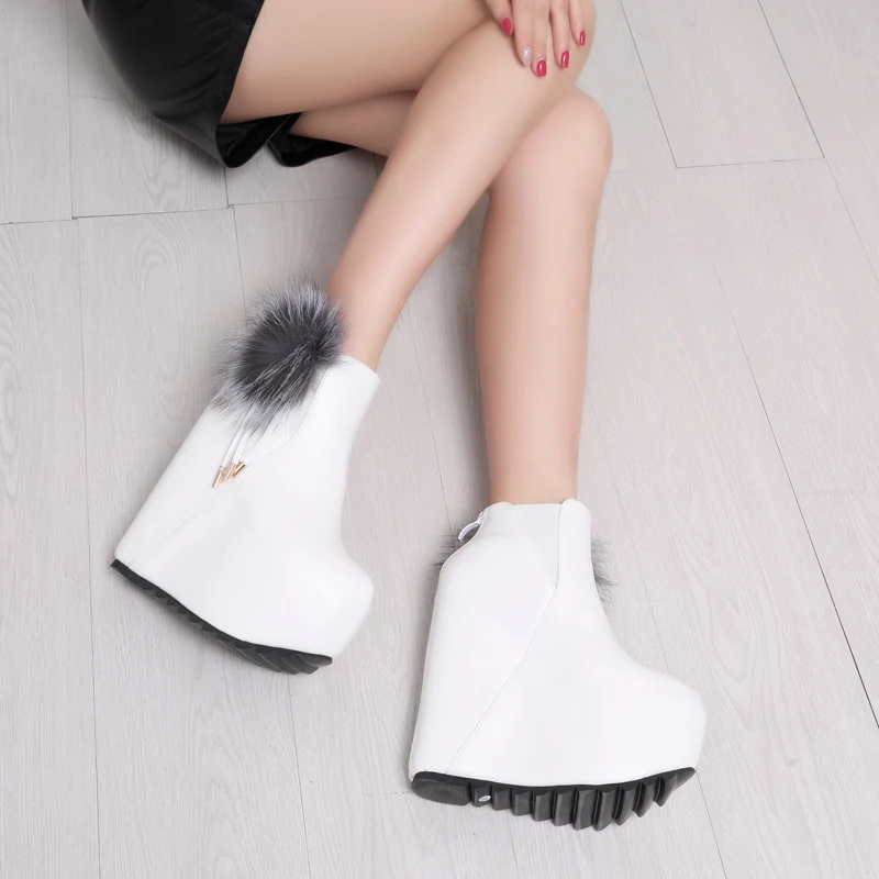 Title 3, Solid color inside booties for women, providing...