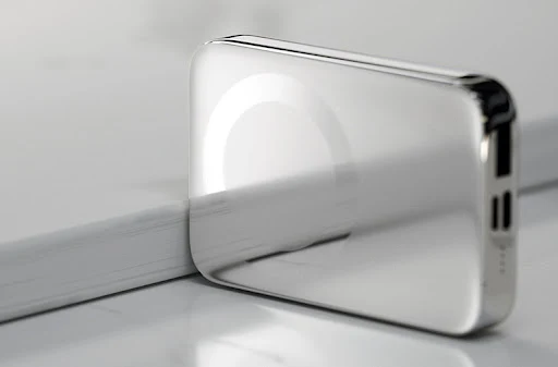 Title 4, Portable Household Wireless Magnetic Power Bank...