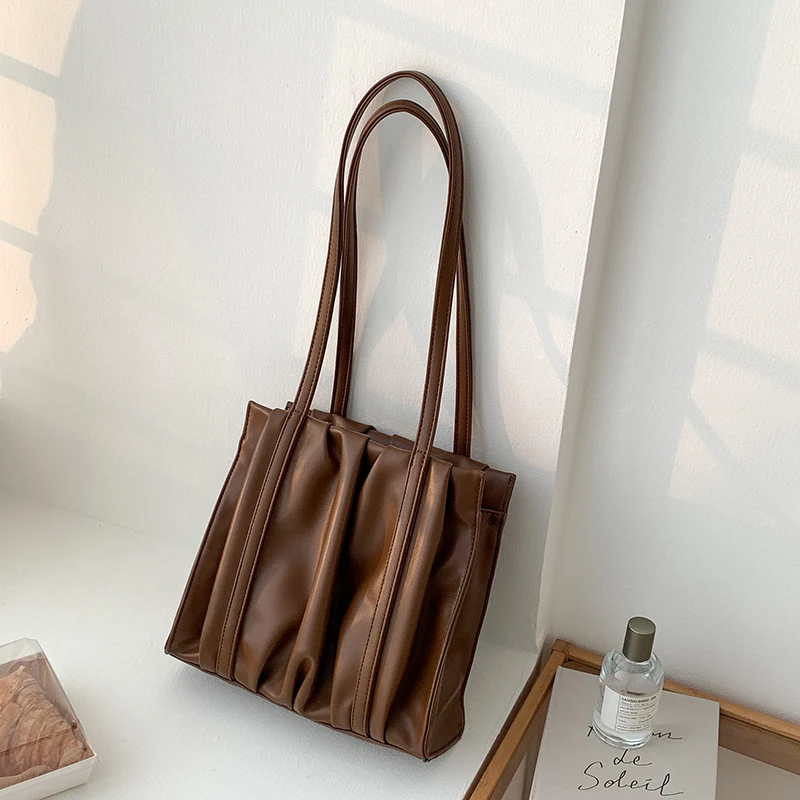 Bolsa MiuMiu feminina estilo coreano de alta moda, design elegante e sofisticado. Perfeita para um visual moderno e com muito estilo. — foto 9