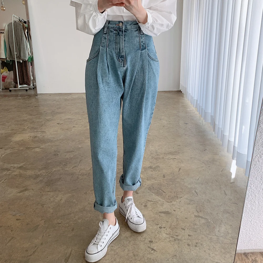 Title 12, Personalisierte Straight Jeans für Damen. Maßge...