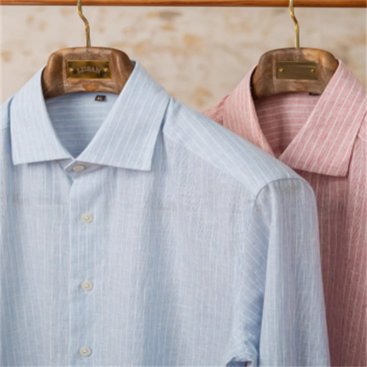 Camisa masculina casual listrada vintage de algodão e linho leve, manga longa. Perfeita para negócios e estilo, leve e respirável. — foto 4