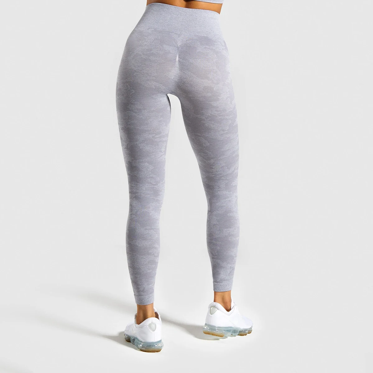 Camouflage yoga pants for women. Comfortable and breathable for workouts, yoga, and everyday wear. Stylish, high-perform — photo 6