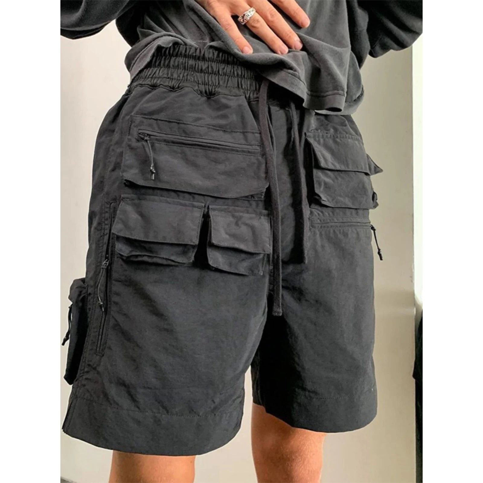 Stylish multi-pocket functional workwear shorts for men. Durable, comfortable and practical shorts for work and everyday — photo 6