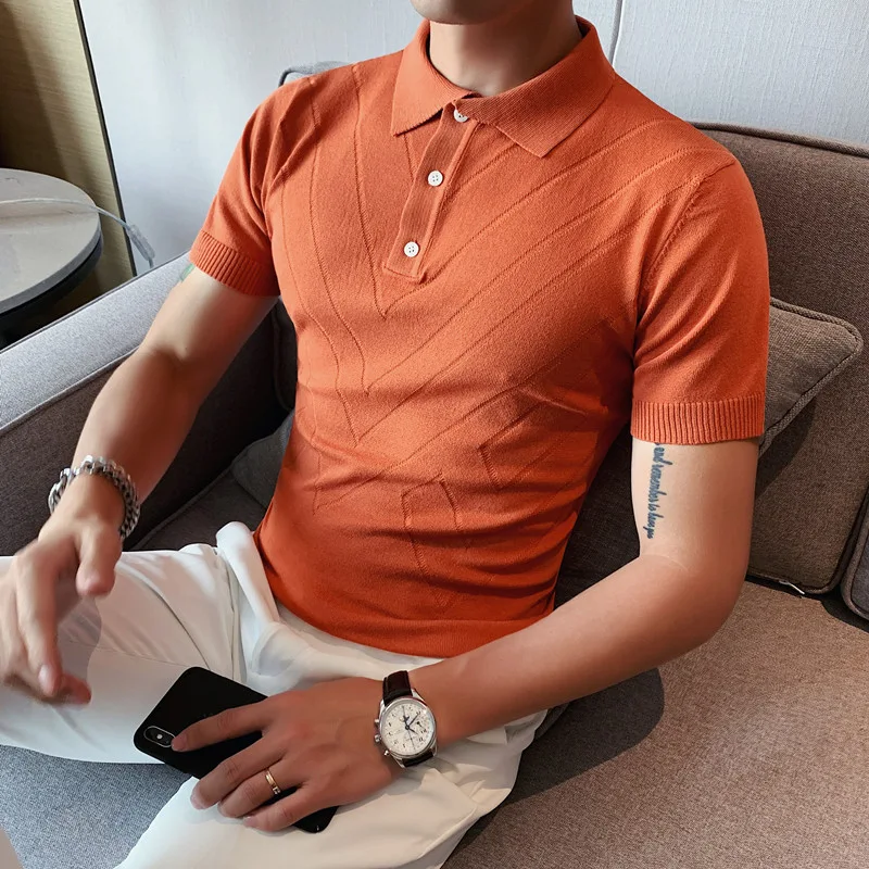 Camiseta masculina de poliéster com lapela fina e listras em cores sólidas, perfeita para um visual moderno e confortável no dia a dia. — foto 11