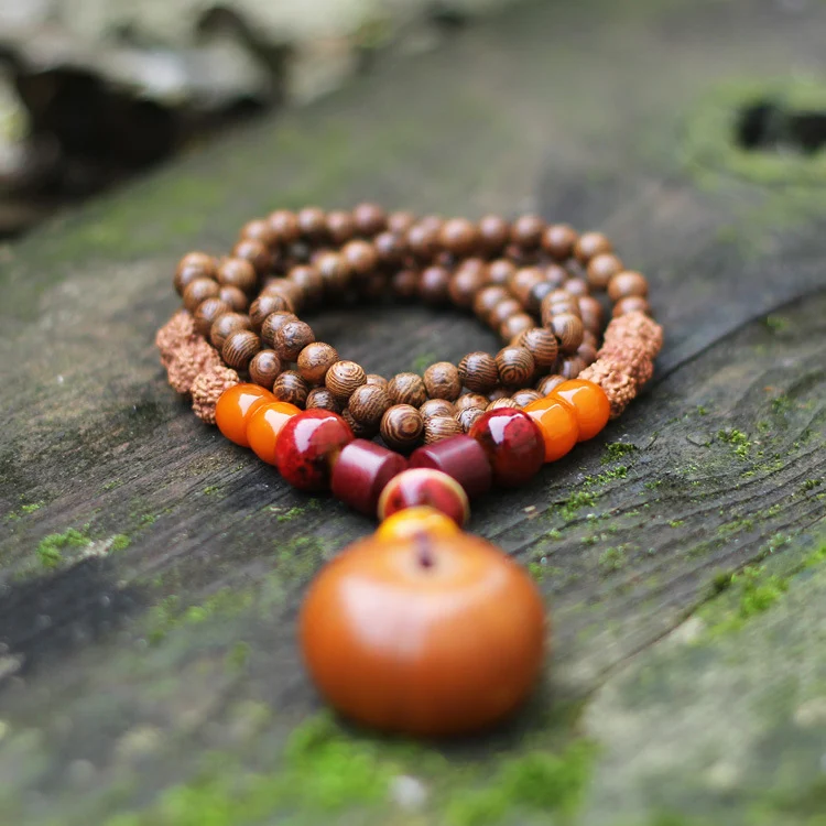 Collar budista hecho a mano con cuentas budistas para meditación y oración. Relájate y encuentra paz interior con este collar. — foto 2
