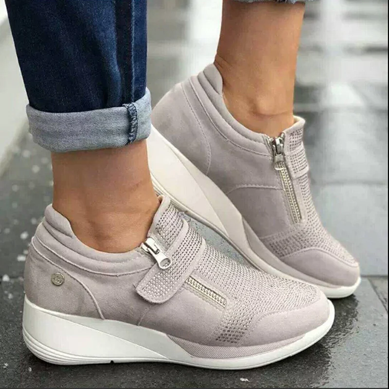 Title 3, Damskie buty plus size z cyrkoniami i zapięciem...