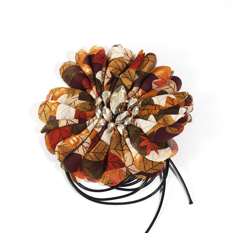 Colar floral vintage elegante e gracioso. Nova moda com toque vintage, perfeito para realçar sua beleza e adicionar um toque de graça. — foto 14