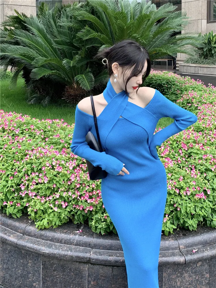 Title 17, Retro Shoulder-baring Slimming Dress