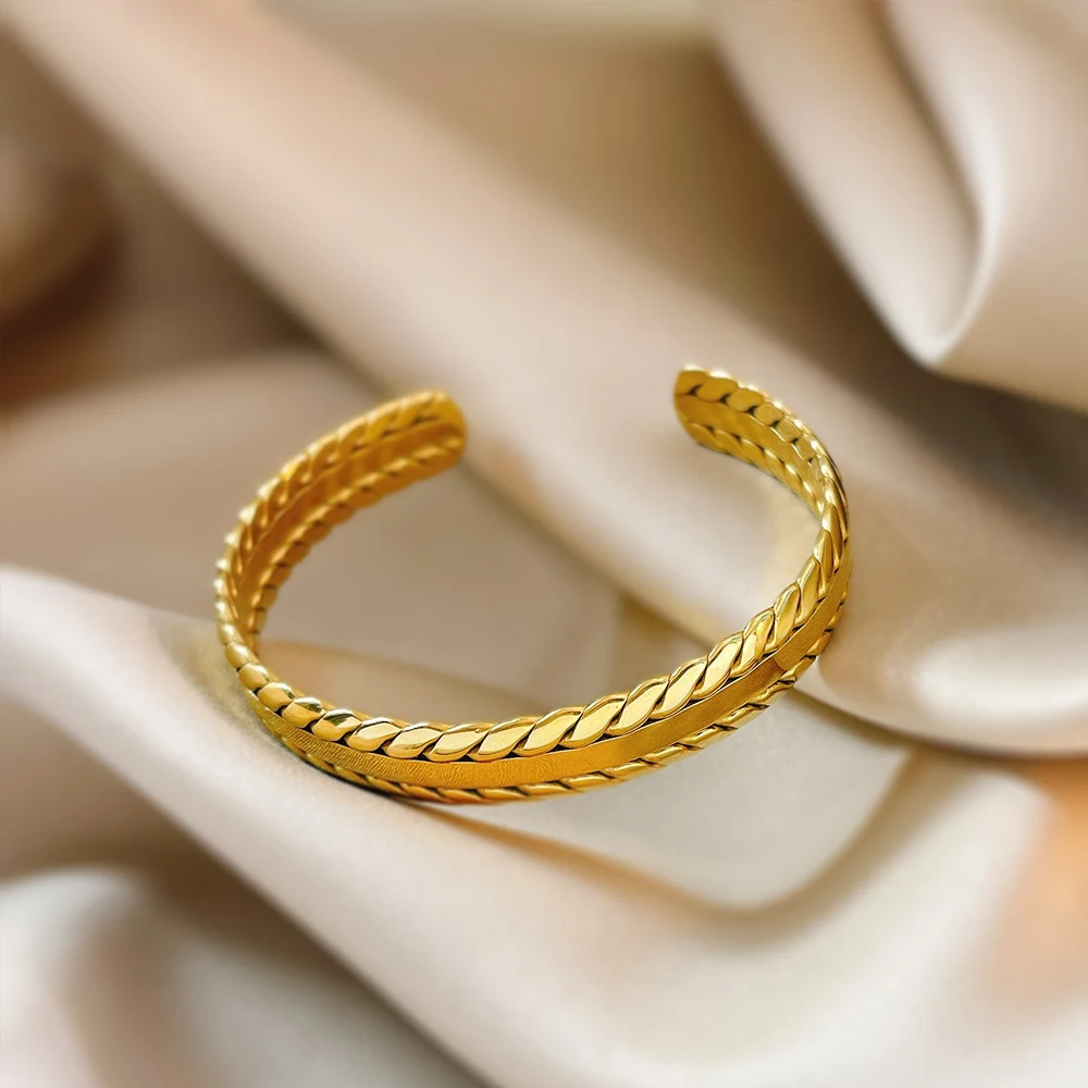 Pulseira em aço titânio estilo retrô minimalista cor sólida trigo, um acessório elegante e durável para complementar seu visual com charme. — foto 8