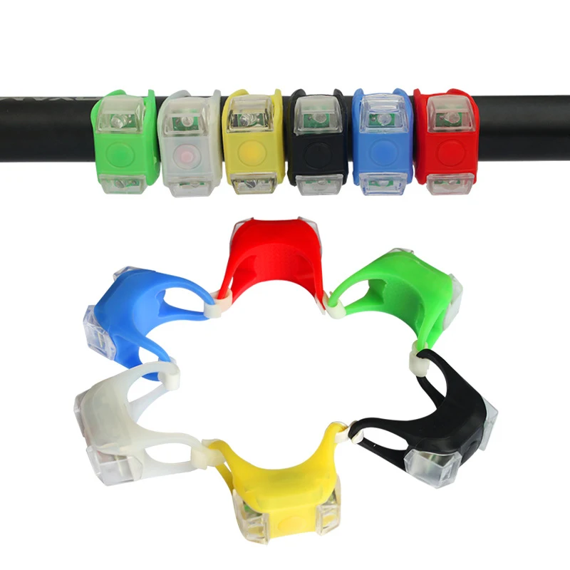 Lanterna Traseira LED Impermeável para Bicicleta. Segurança Noturna. Iluminação potente e resistente à água, ideal para ciclistas. — foto 1