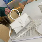 Bolso de hombro elegante y espacioso. Perfecto para llevar tus esenciales diarios con comodidad y estilo. Ideal para cualquier ocasión. — foto 8