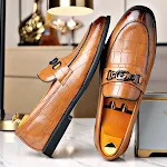 Męskie skórzane buty biznesowe w stylu brytyjskim z klamrą w kształcie konia. Eleganckie i wygodne, idealne na co dzień i do pracy. — zdjęcie 3