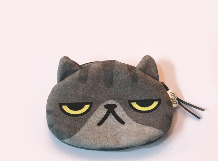 A bolsa masculina Comet Cat oferece armazenamento estiloso e um design único para transportar seus itens essenciais diários com conforto e estilo felino marcante. — foto 2