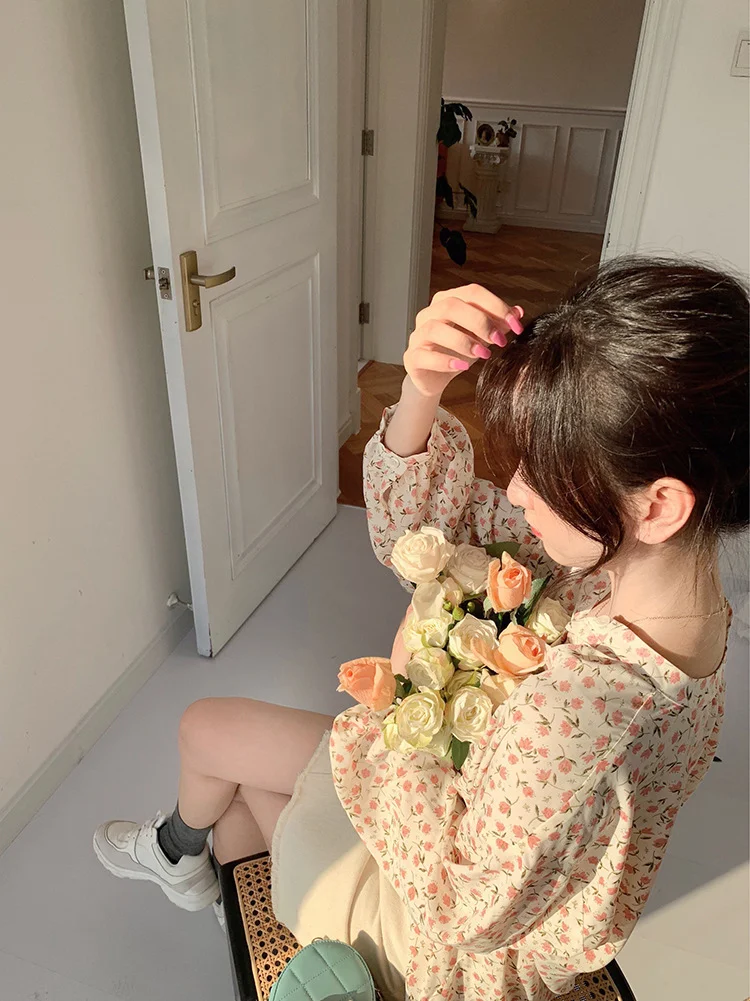 Camicia floreale retrò stile francese donna autunno manica lunga sciolta scollo a V top versatile per look eleganti e abbinabili — foto 9