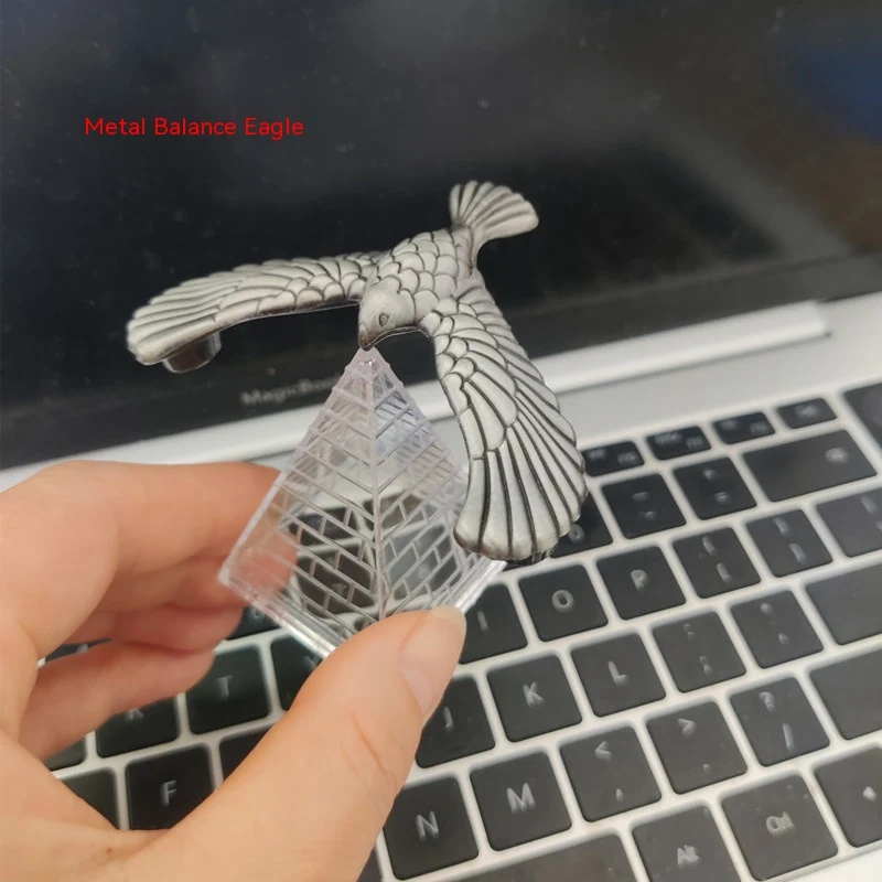 Décoration de bureau Oiseau antigravité décoratif Créez une ambiance apaisante et unique Parfait pour un bureau, une étagère ou comme cadeau original — photo 10