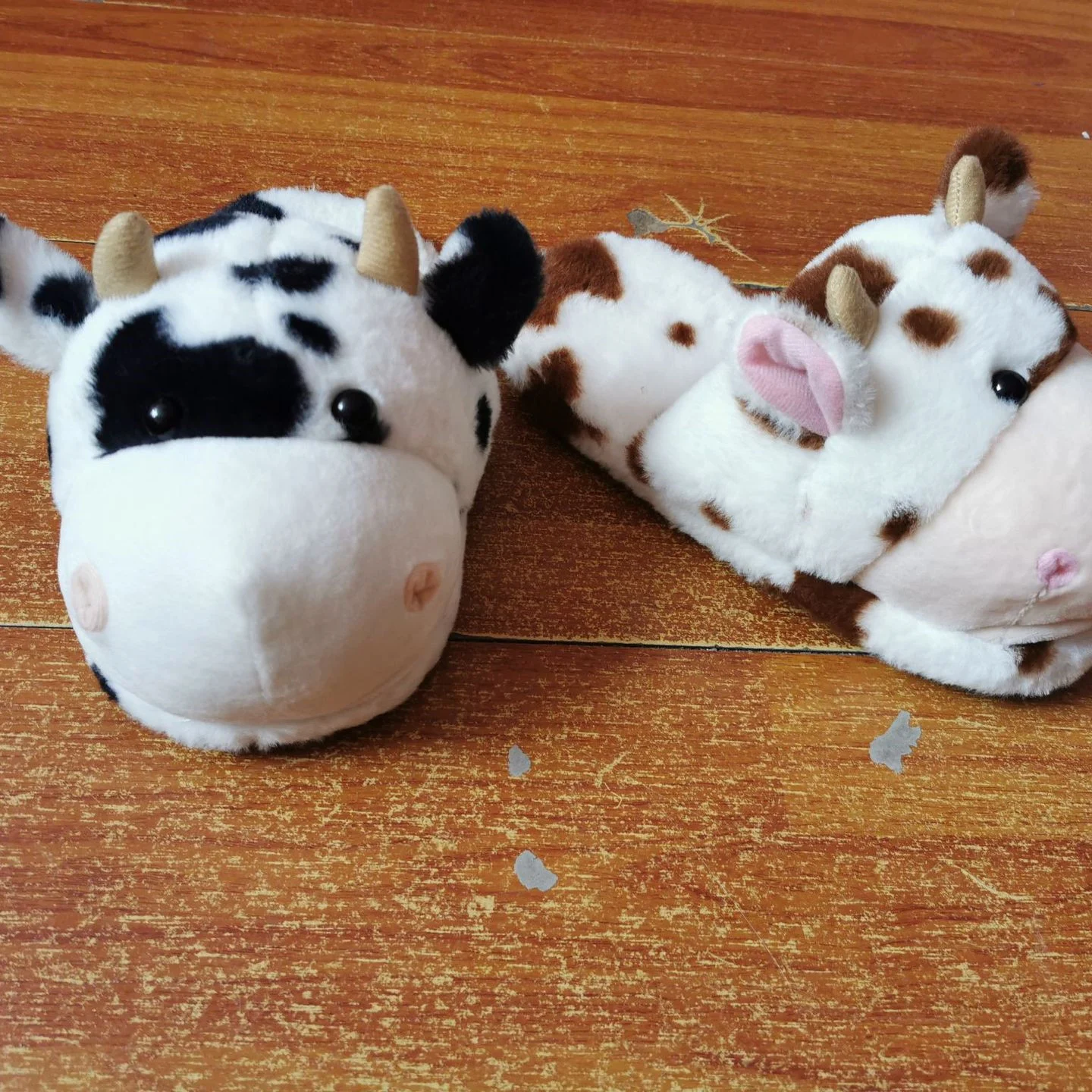 Women's Fashion Cute Cows Plush Slippers Cozy and Warm Home Footwear. Soft and Comfortable Slippers. A Fun and Adorable — photo 6
