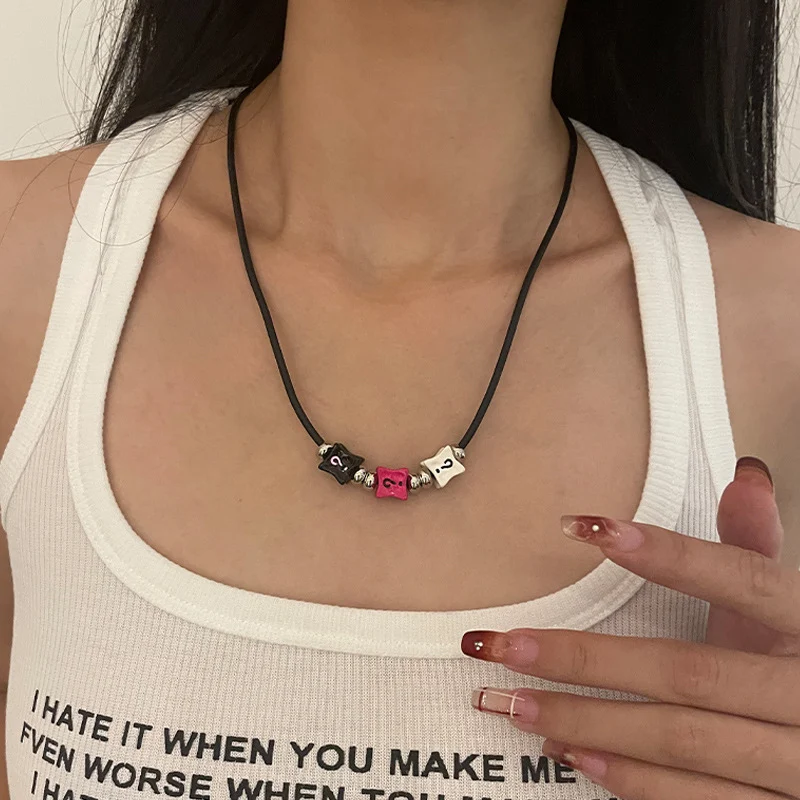 Colar com símbolo de açúcar quadrado feminino, doce e moderno. Expresse sua personalidade cool com este acessório charmoso e diferenciado. — foto 2