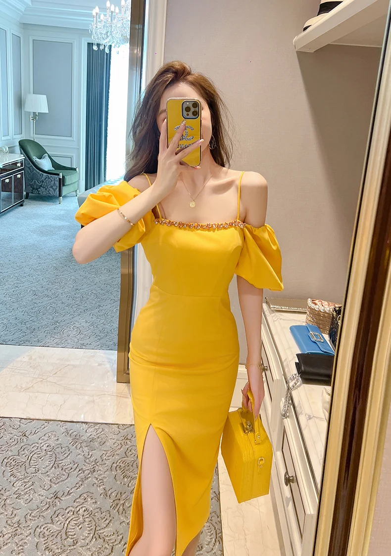 Title 17, Nuovo abito giallo slim con maniche a sbuffo e ...