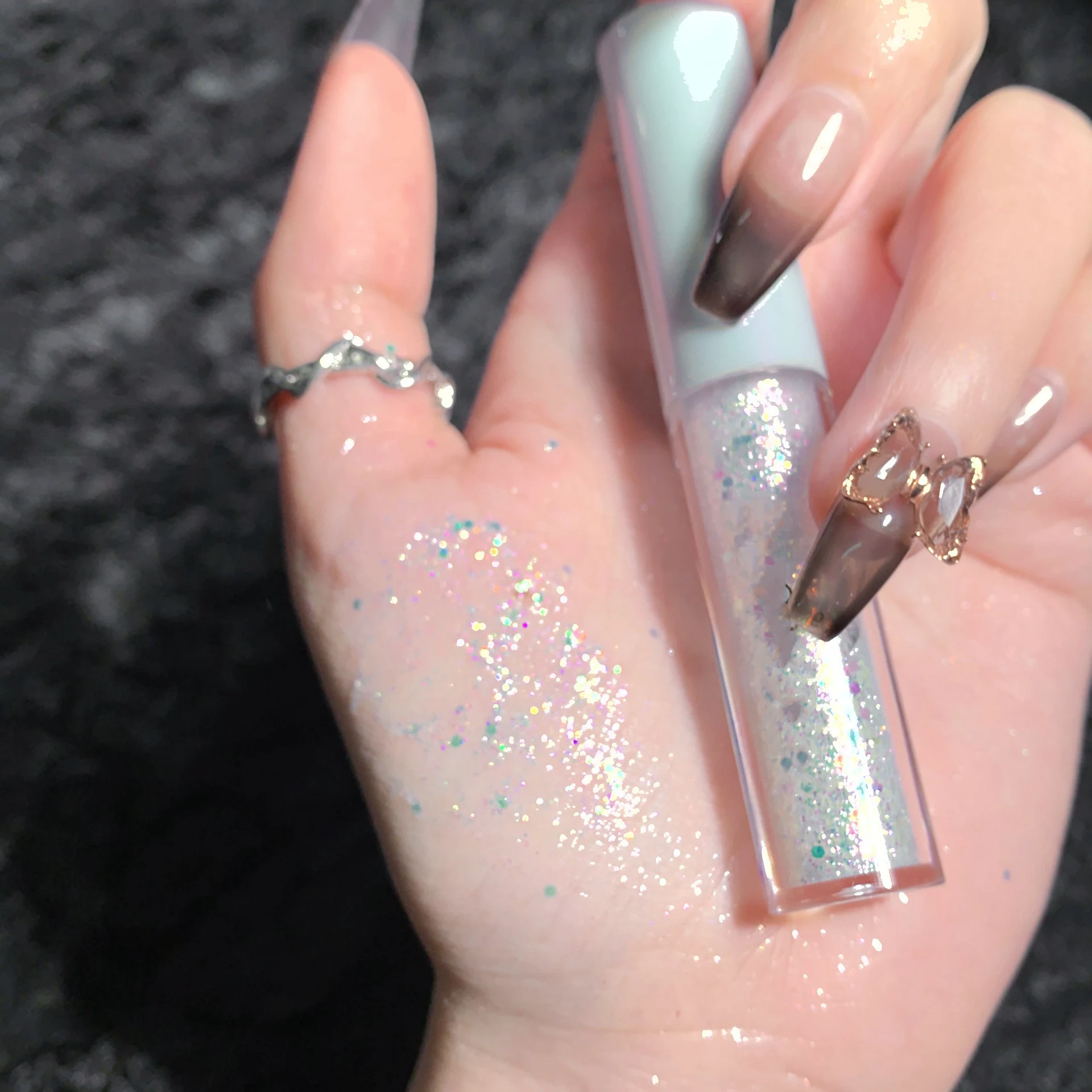 Title 7, Illuminating Star Eye Shadow Liquid