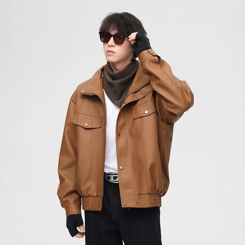 Polo casual de moda masculina em couro macio com gola polo, design elegante e confortável, ideal para um visual moderno e descontraído. — foto 3
