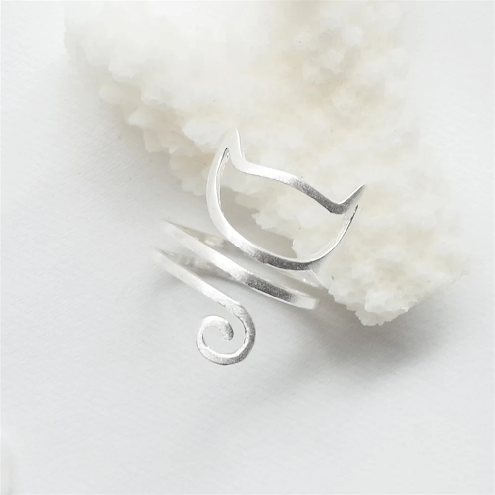 Anillo de plata S925 personalizado con gato cepillado. Un regalo único, adorable y elegante. Diseño enrollado y pulido para ella. — foto 4