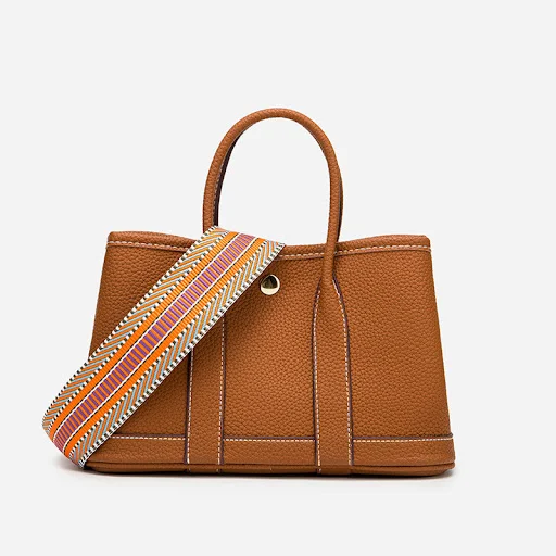 Title 13, Geräumige Crossbody-Eimer-Tasche mit breitem Sc...