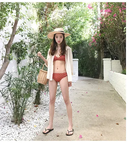 Title 6, Backless split bikini