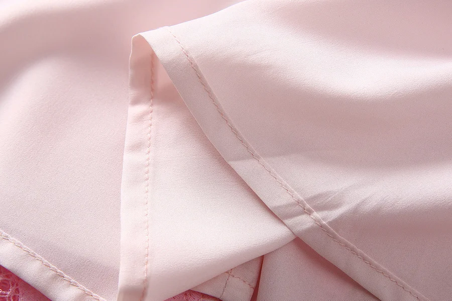 Title 4, Contrast color waist-tight three-dimensional ap...