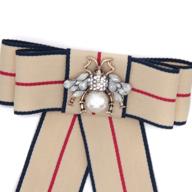 Title 4, High-End Brooch for Timeless Sophistication. Ex...