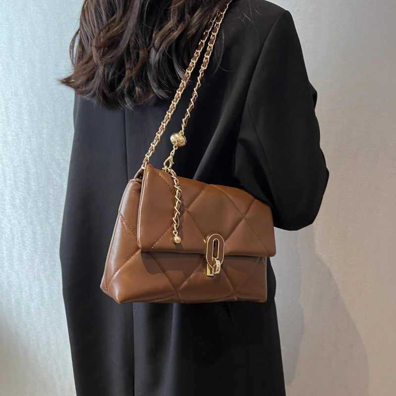 Modische Messenger Bag mit Kette für Pendler Trendige Tasche für den Arbeitsweg Vielseitig und Praktisch Stilvolles Accessoire für Büro und Freizeit — foto 16