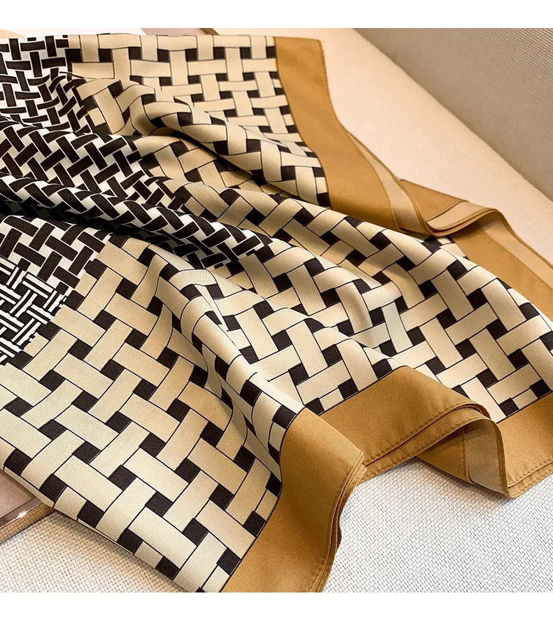 Title 15, Bufanda cálida adornada de sarga estampada vintage