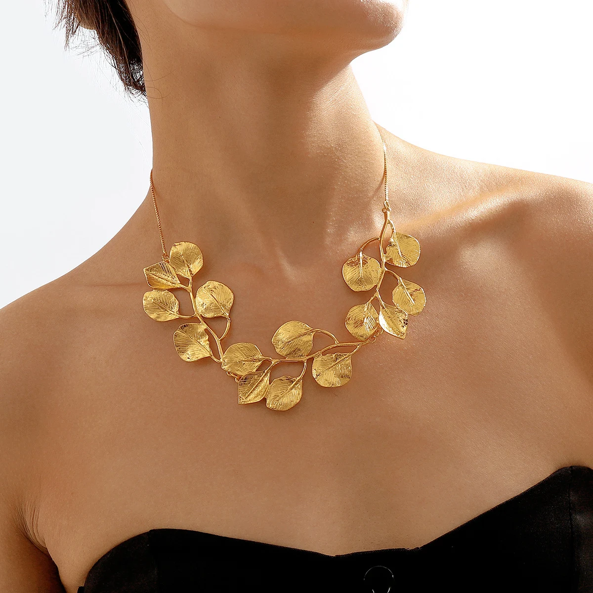 2025 Ohrringe Halskette Luxus Metallblatt für Damen, Choker Persönlichkeit Schmuck Geschenk, Stilvolles Accessoire für jeden Anlass — foto 20