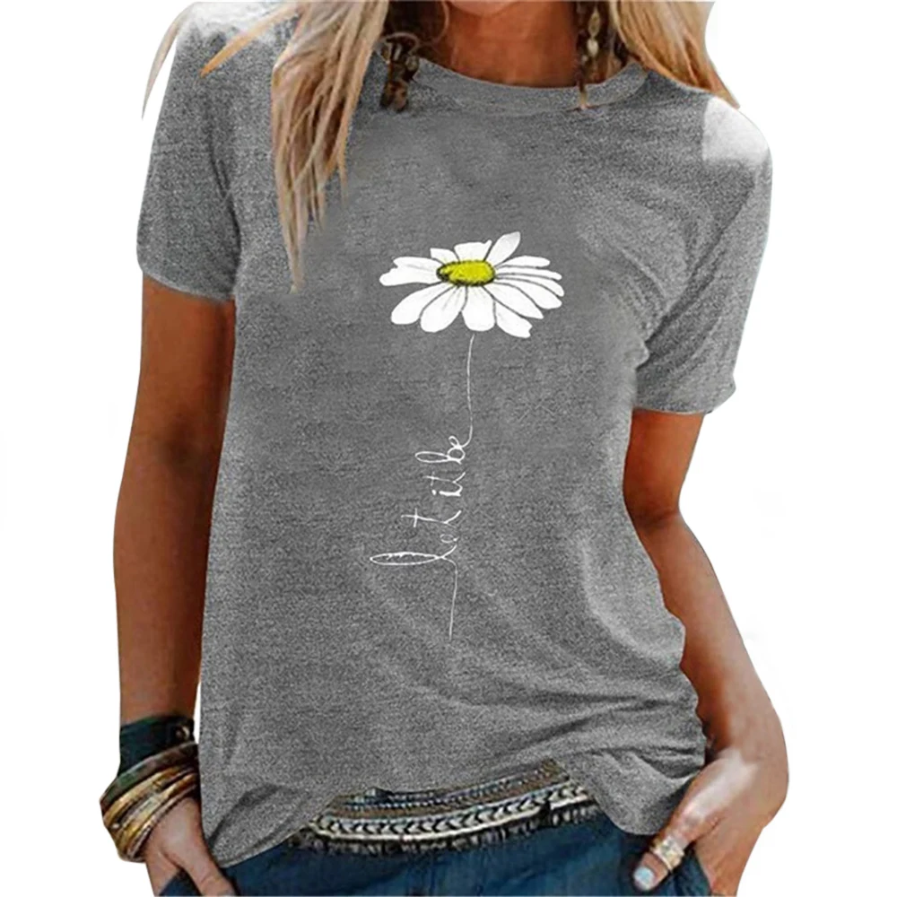 T-shirt girocollo ricamato a maniche corte, perfetto per un look casual e comodo. Ideale per l'uso quotidiano, per sentirti bene! — foto 2