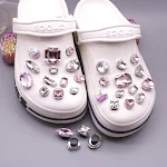Sandálias Hole com fivela de decoração de diamante e strass Thanos, acessórios de praia, calçados brilhantes e estilosos para o verão. — foto 1