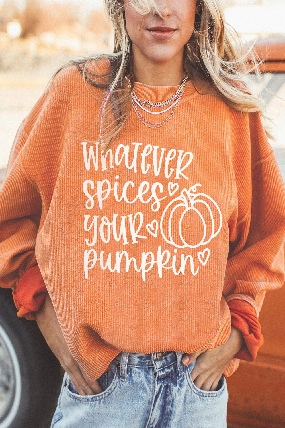 Maglione con testa di zucca di Halloween da donna. Moda autunno inverno, morbido, caldo e perfetto per le feste. Ottieni il tuo look festivo! — foto 4