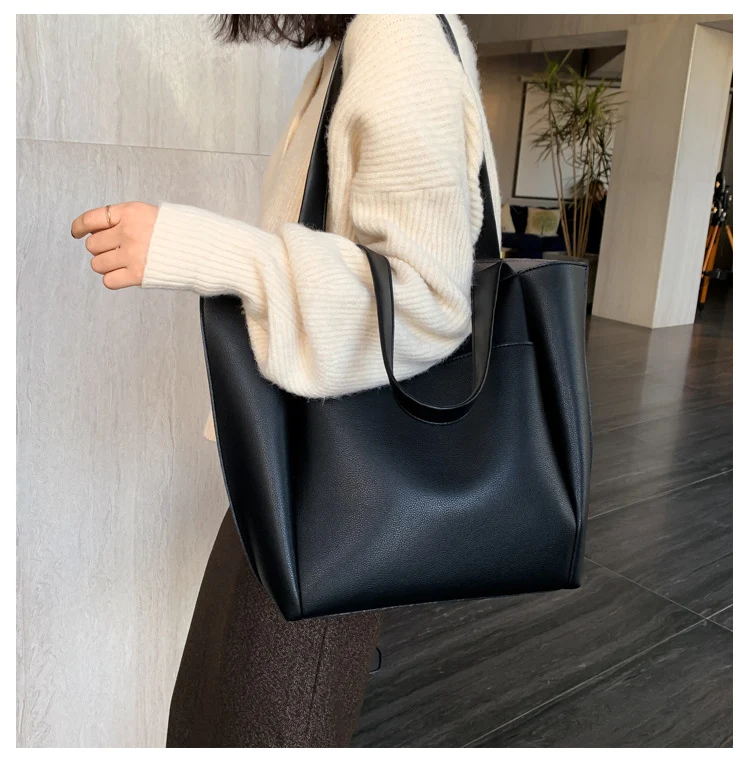 Title 21, Retro Hong Kong style handbag, spacious and sty...