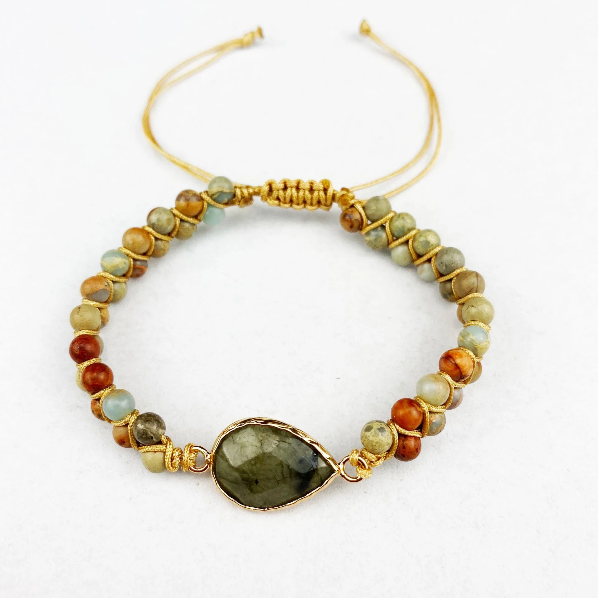 Pulseira ajustável de pedra natural Shoushan trançada, beleza autêntica e bem-estar. Sinta a energia natural e o estilo único. — foto 3