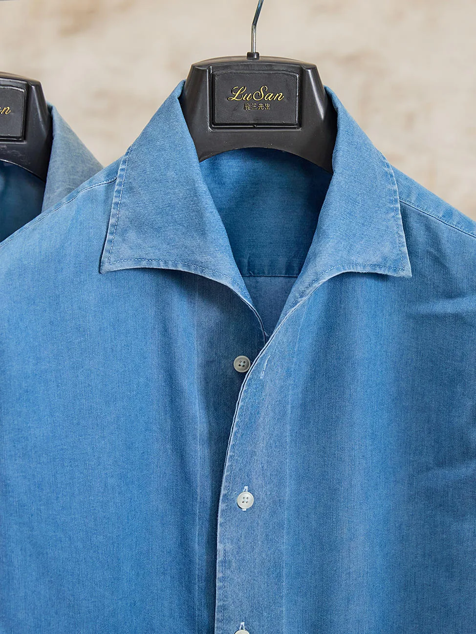 Camisa Jeans Masculina Casual Gentry Manga Longa British Fashion. Conforto e estilo denim para o homem moderno. Ideal para looks casuais e despojados. — foto 6