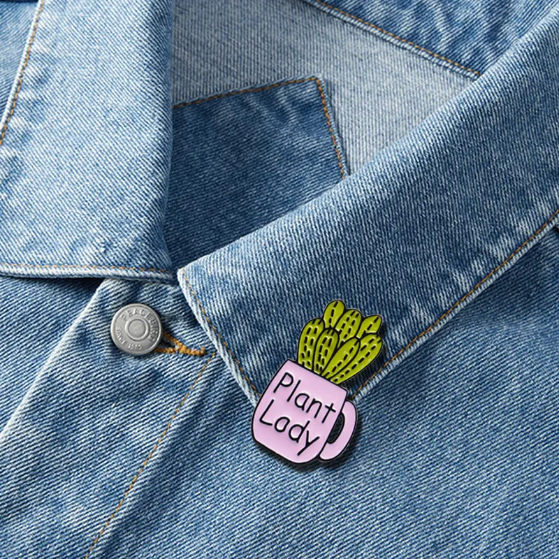Broche Cactus con maceta para mujer amante de las plantas. Un distintivo único y elegante para lucir tu pasión por la jardinería. — foto 1