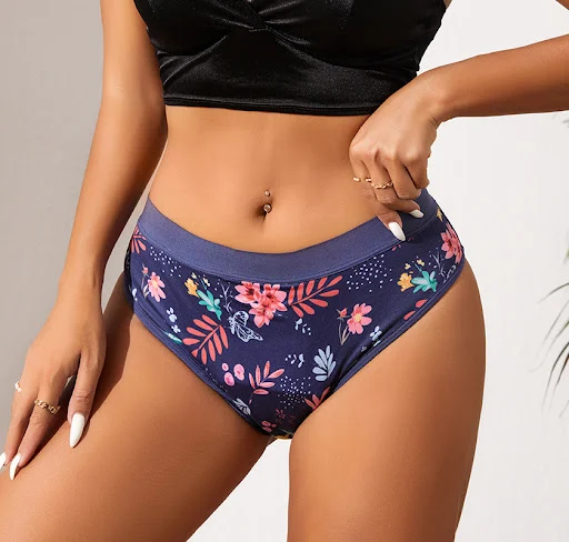 Title 6, Ropa interior femenina fisiológica de cuatro ca...