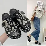 Sapatilhas semi-slipper retrô britânicas com plataforma e rebites. Conforto e estilo flat para um visual moderno e único. — foto 8