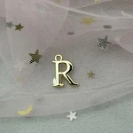 Acessórios de letras para pendurar, com banho e materiais artesanais. Decore com estilo, personalize espaços e crie peças únicas. — foto 4